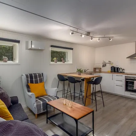 Spacious Two Bedroom Basement *