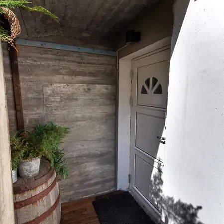 Spacious Two Bedroom Basement * Flam